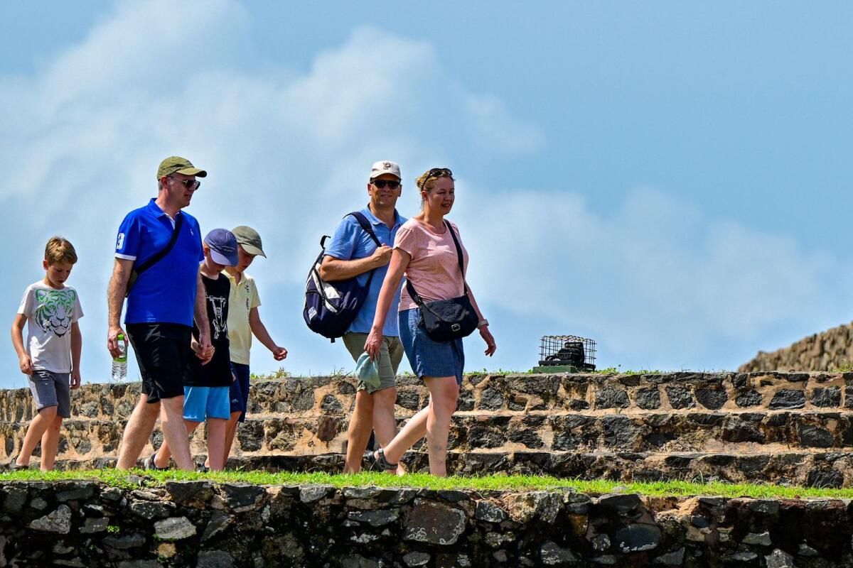 BAE Vatandaşları ve Sri Lanka'daki Kızılderililer için Ücretsiz Turist Vizesi Açıklandı