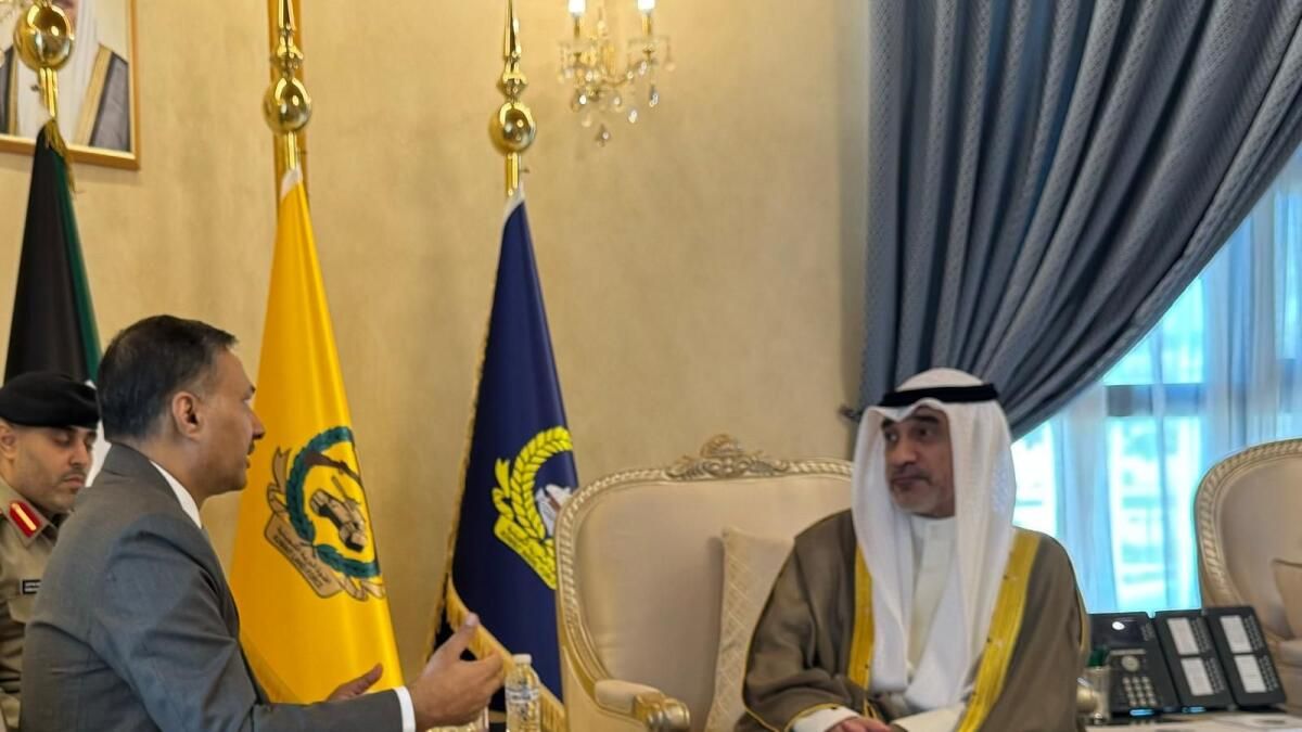 Hindistan Elçisi Adarsh Swaika, Kuveyt'in Birinci Başbakan Yardımcısı ile Görüştü ve Onu Hindistan Toplumu Konularında Bilgilendirdi