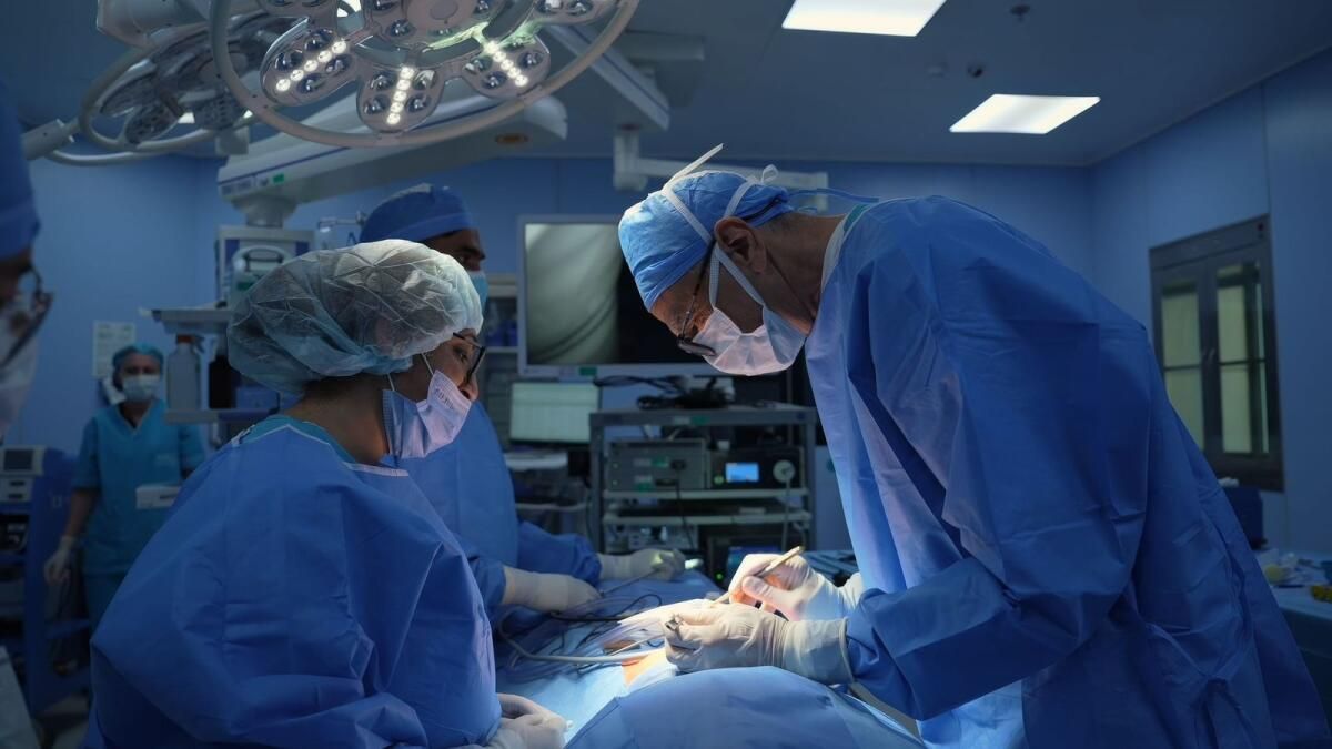 İlk olarak, BAE Doktorları Kanser Teşhisi Konan 7 Yaşındaki Bir Kızın Yumurtalık Dokusunu Dondurdu