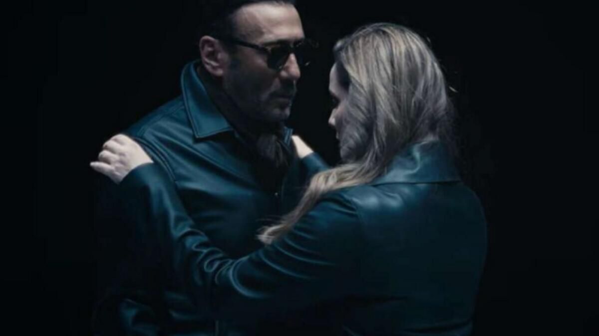 Jackie Shroff, Neelam Kothari Soni'nin 'Tu' Şarkısındaki Kimyası Seyirciyi Şaşırtıyor