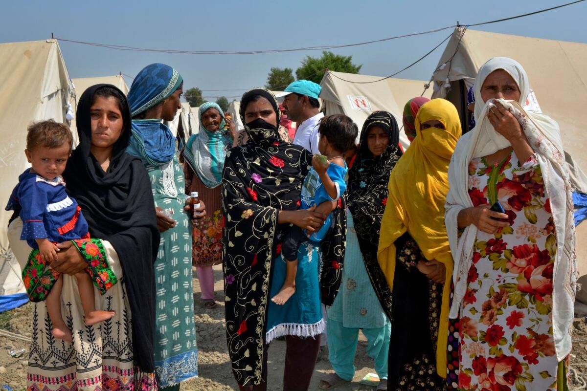 'Muson Gelinleri': Pakistan'da Aşırı Hava Çocuk Evliliklerini Körüklüyor