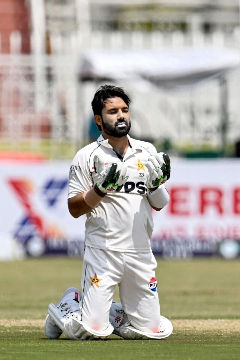 Rizwan ve Shakeel Tons, Pakistan'ı Bangladeş'e Karşı Kontrol Altına Aldı