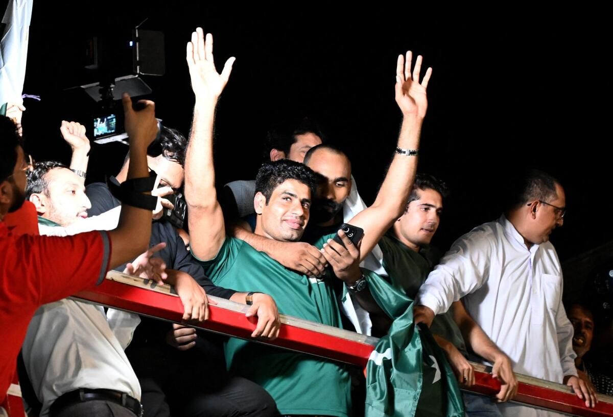 Paris Olimpiyatları: Pakistan'ın Altın Madalyası Nadeem, Kahramanın Karşılaması için Evine Döndü