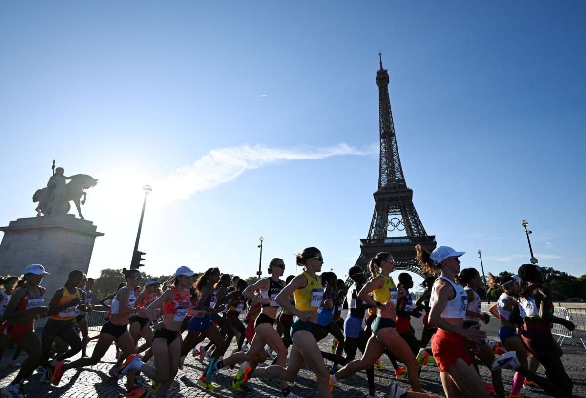 Paris Olimpiyatları: Dağcı Eyfel Kulesi'ne Tırmanmaya Çalıştığı için Tutuklandı