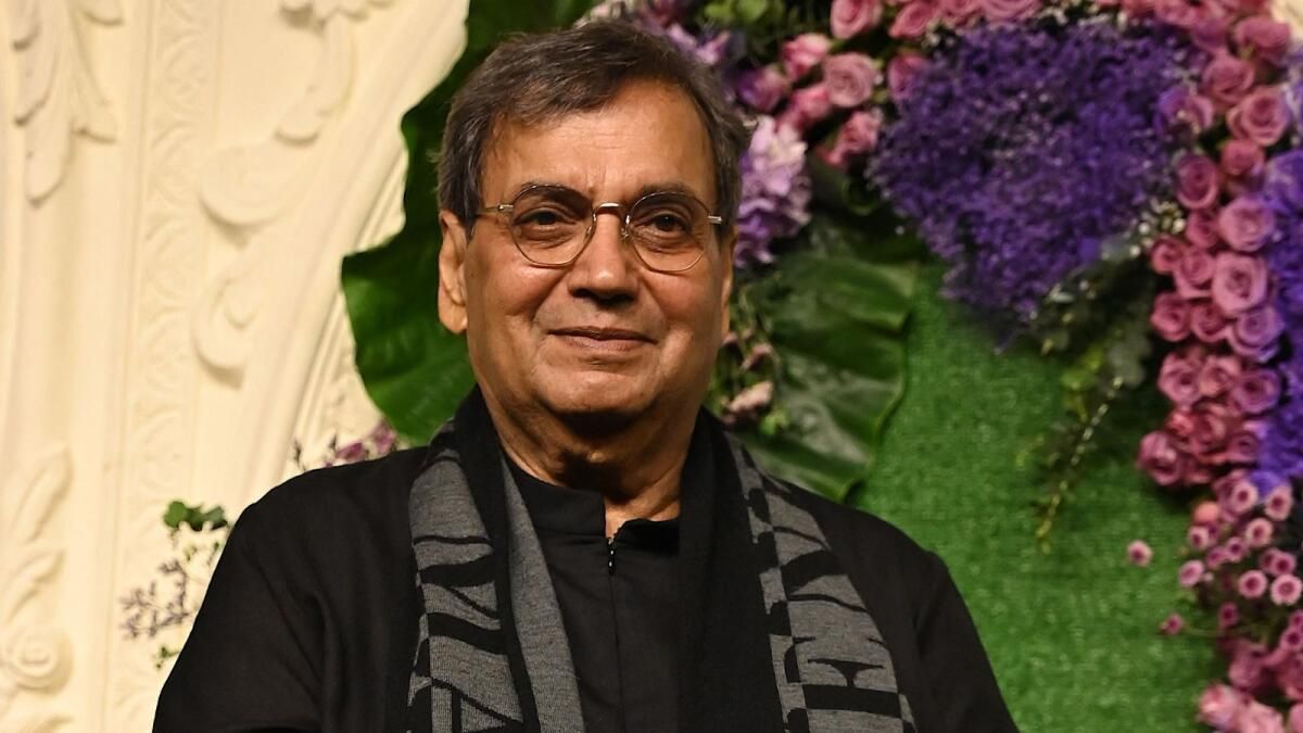 Subhash Ghai ABD Yüzme Takımının 'Taal' Şarkısındaki Performansında