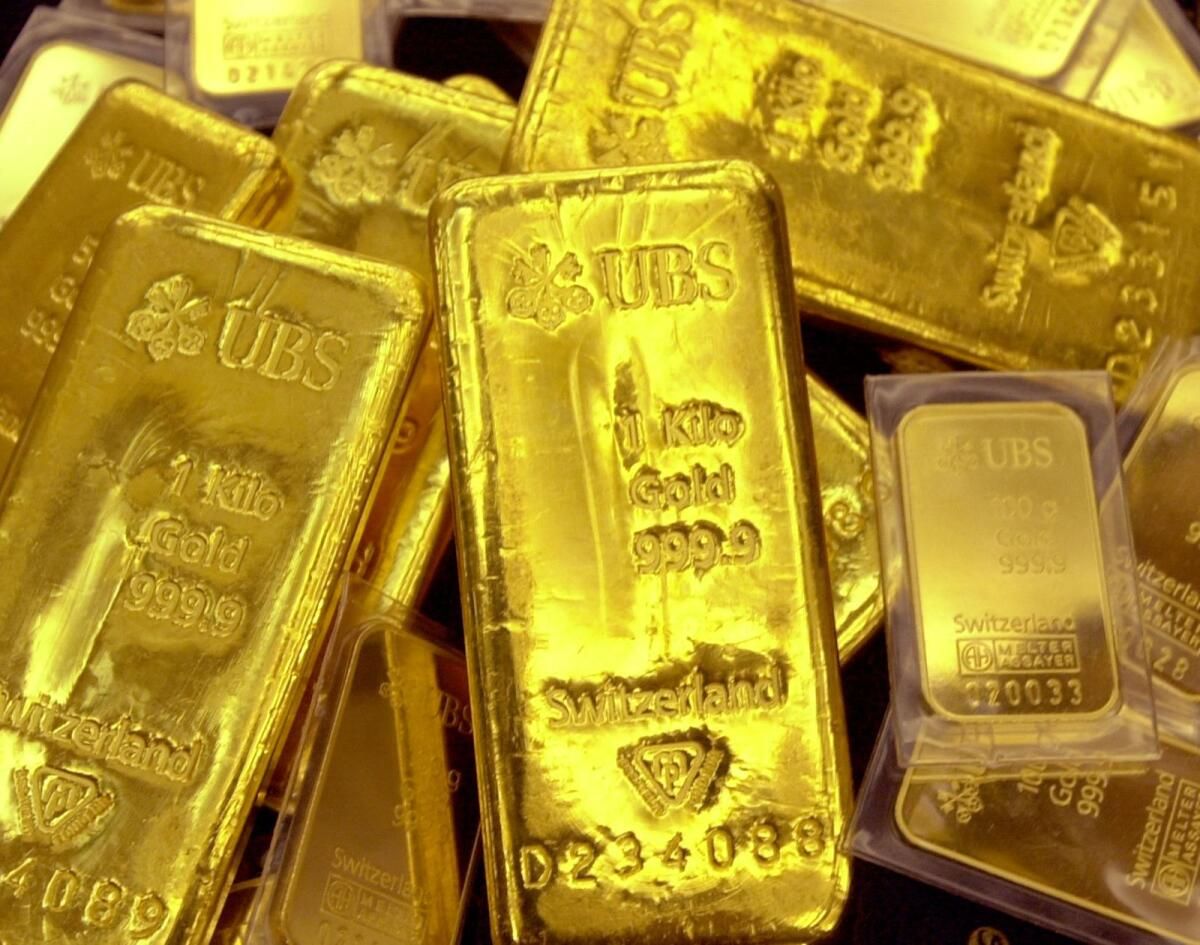 Altın, Güçlü ABD Verilerinin Ardından Dolar, Tahvil Getirileri Yükselirken Yükseldi