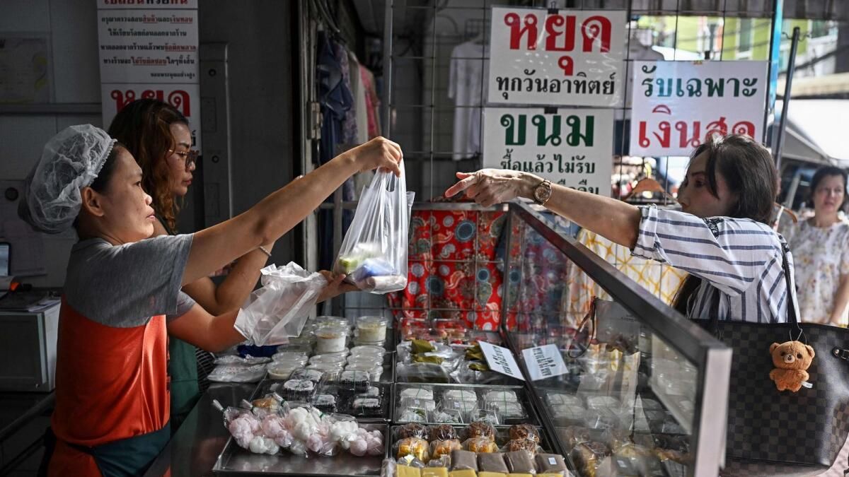'Kolay, Kullanışlı, Ucuz': Tek Kullanımlık Plastik Dünyayı Nasıl Yönetiyor?