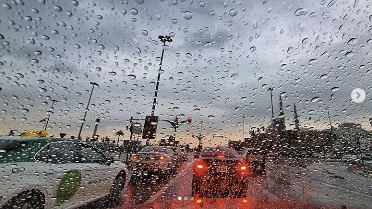BAE Hava Durumu: Yağış, Toz için Turuncu Alarm Verildi