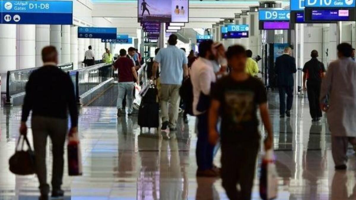 BAE: Pakistanlılar ziyaret Vizesinde, iş arayanlar kurallara uymaya Çağırdı; Yönergeler Yayınlandı