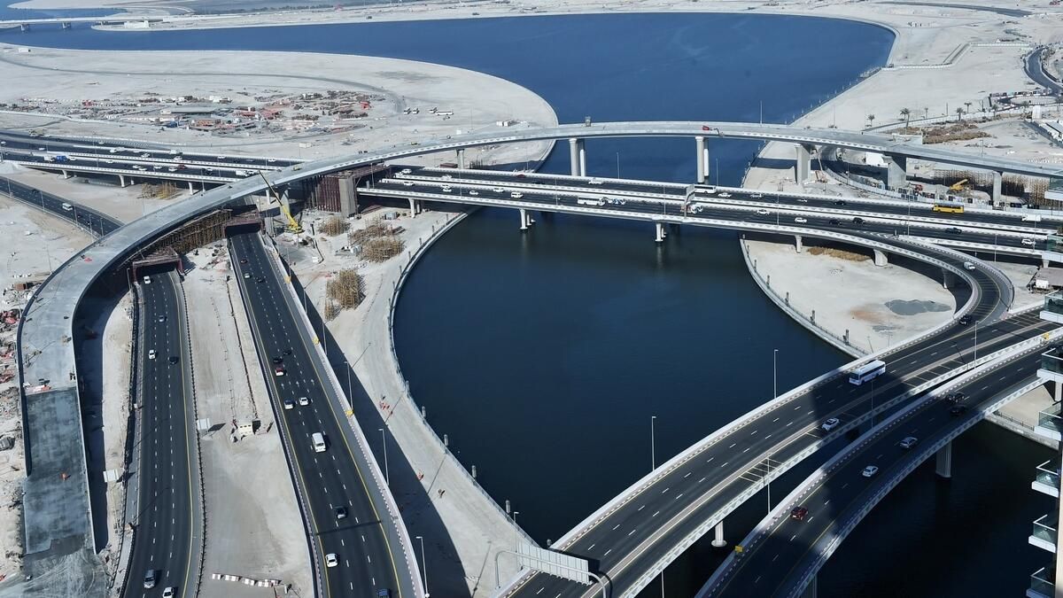Dubai: Deira'ya Giden Trafiği İyileştirmek için Al Khail Yolu Üzerinde Yeni Köprü Açılıyor