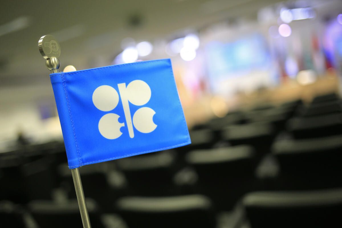 Anket Sonuçlarına Göre Opec'in Ağustos Üretimi Libya'da Ocak Ayından Bu Yana En Düşük Seviyeye Geriledi