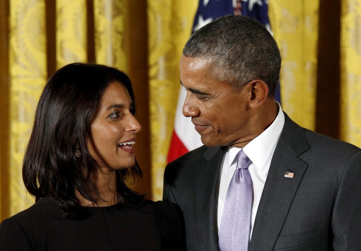 Pulitzer Ödüllü Jhumpa Lahiri, New York Müzesi'nin Keffiye Yasağı Nedeniyle Ödülü Reddetti