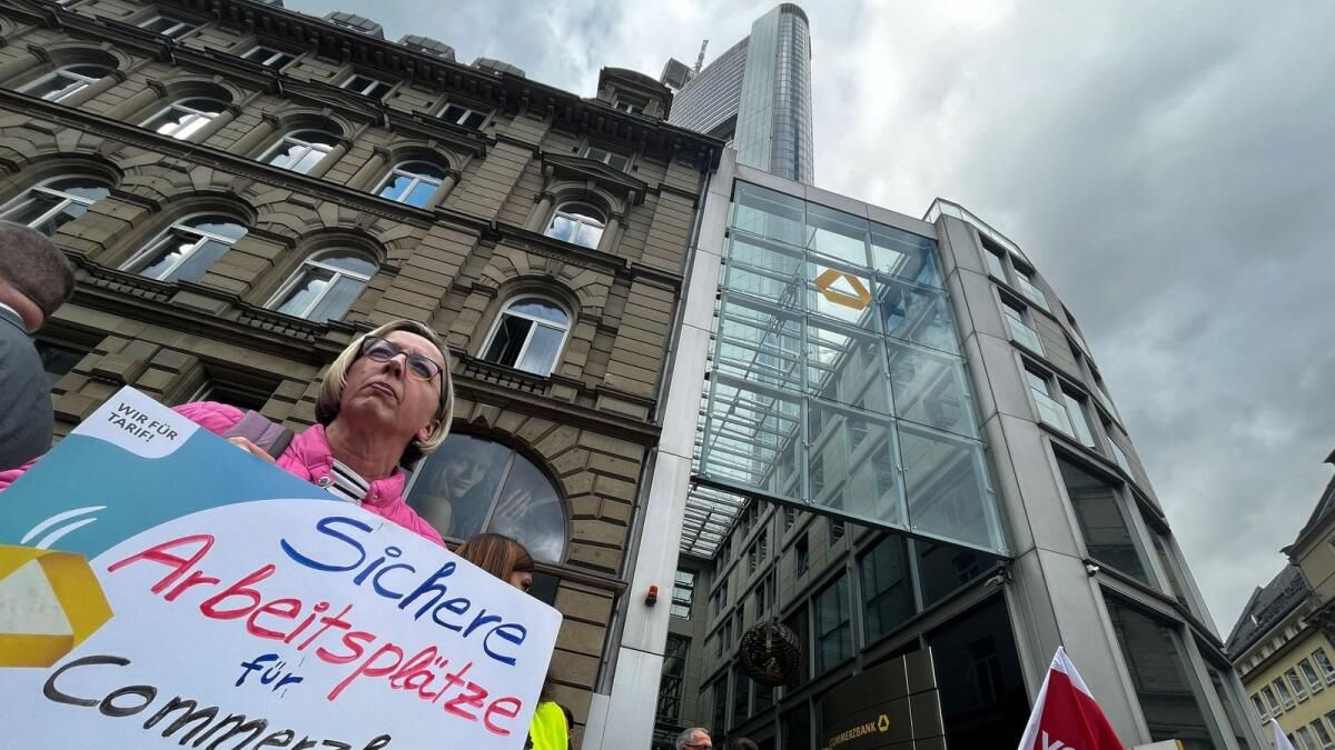 Unicredit'ten Orcel, Commerzbank Görüşmeleri için Çağrıda Bulunurken Almanya Isınıyor