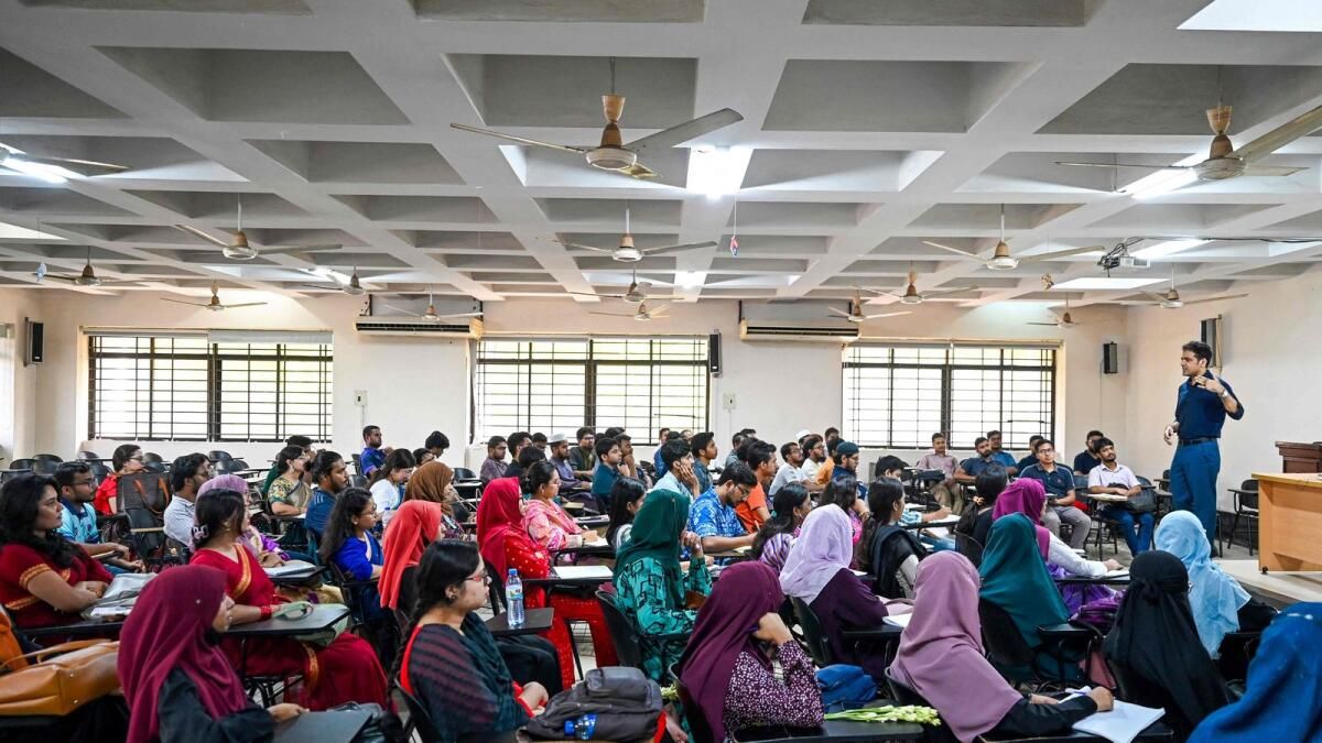 Protestoların Merkezinde Bangladeş Üniversitesi'nde Dersler Devam Ediyor