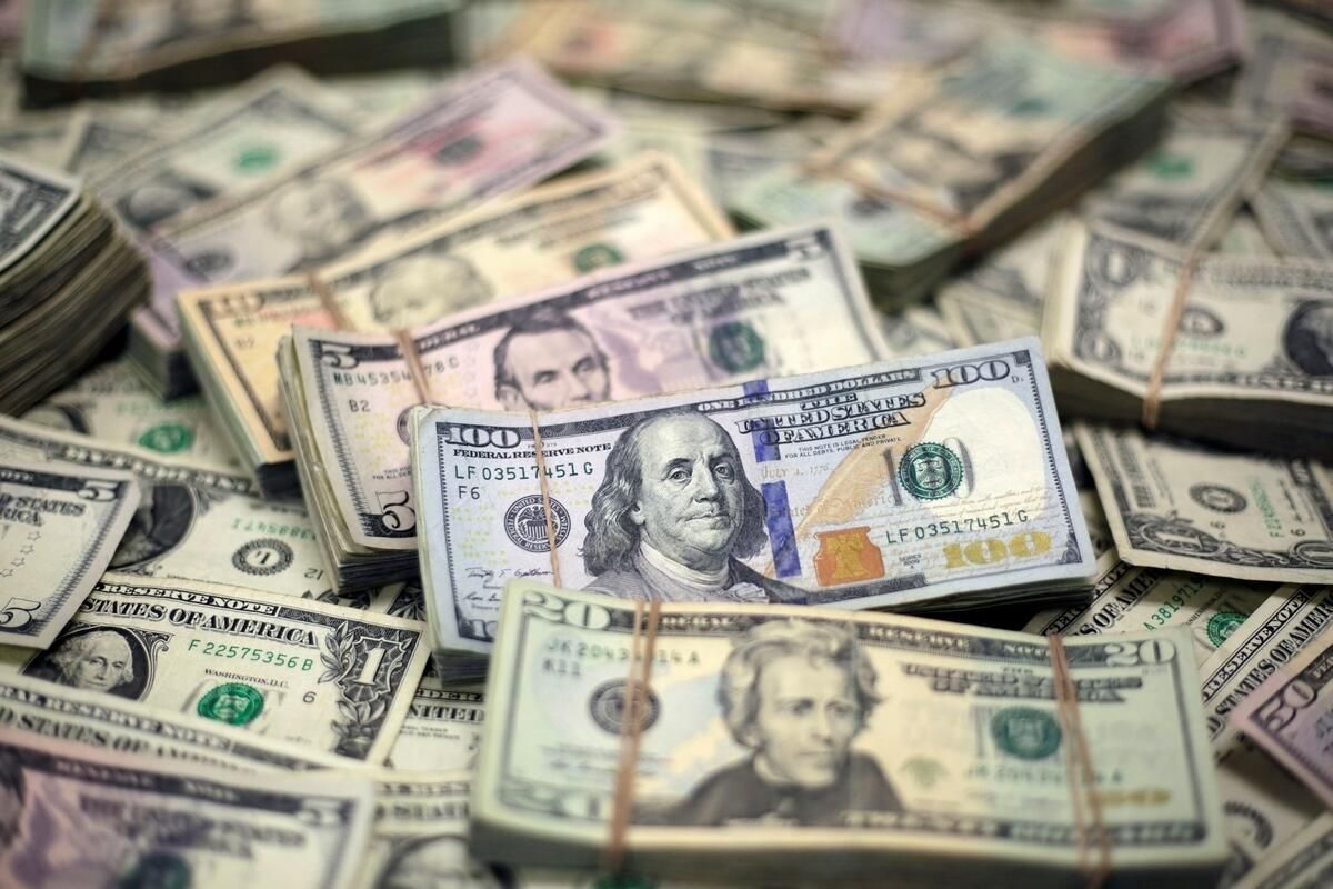 Dolar iki Haftanın En Yüksek Seviyelerinde Dalgalanıyor; Yen Spot Işığını Yakaladı