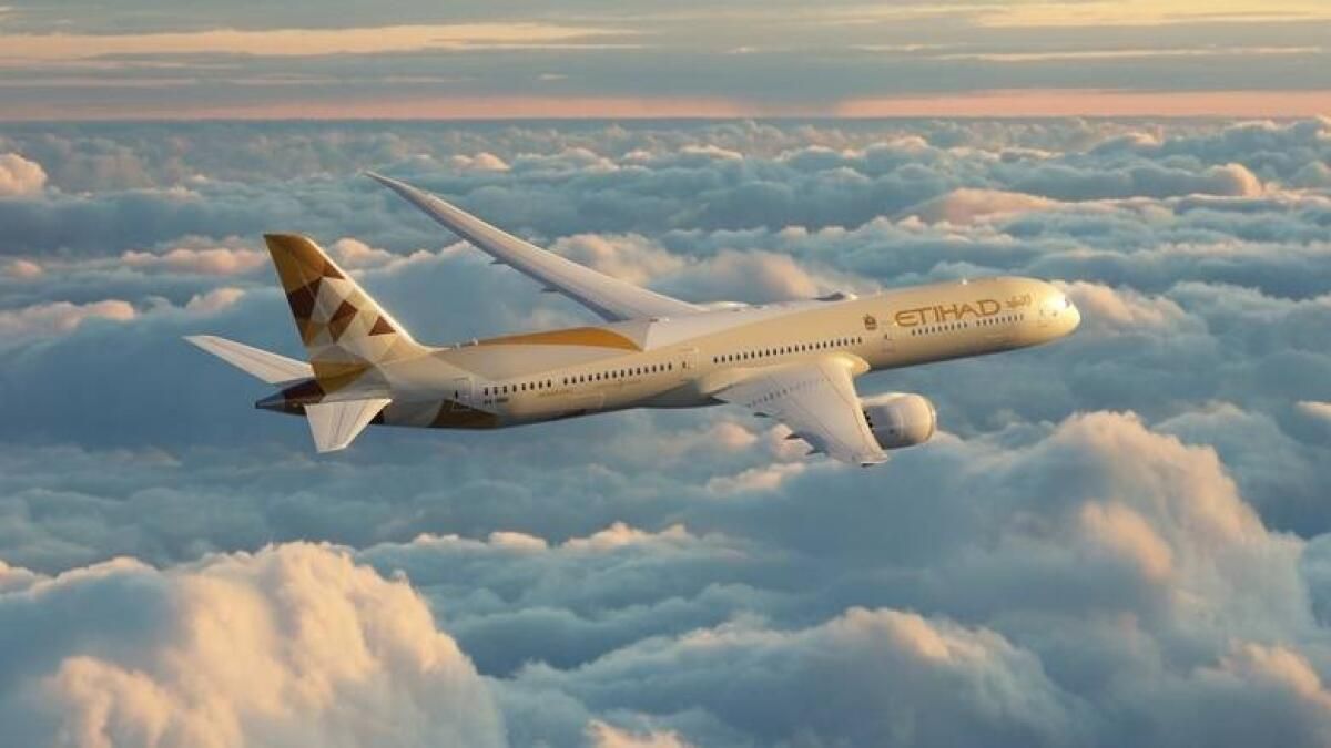 Cenevre'den Abu Dabi'ye Etihad Uçuşu 'Şüpheli Kuş Saldırısı' Sonrasında İptal Edildi