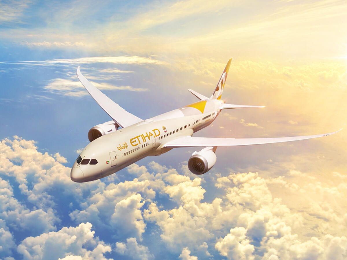 BAE: Etihad Uçuşu, Kuş Çarpması Olayı Nedeniyle Kalkıştan Sonra Geri Döndü