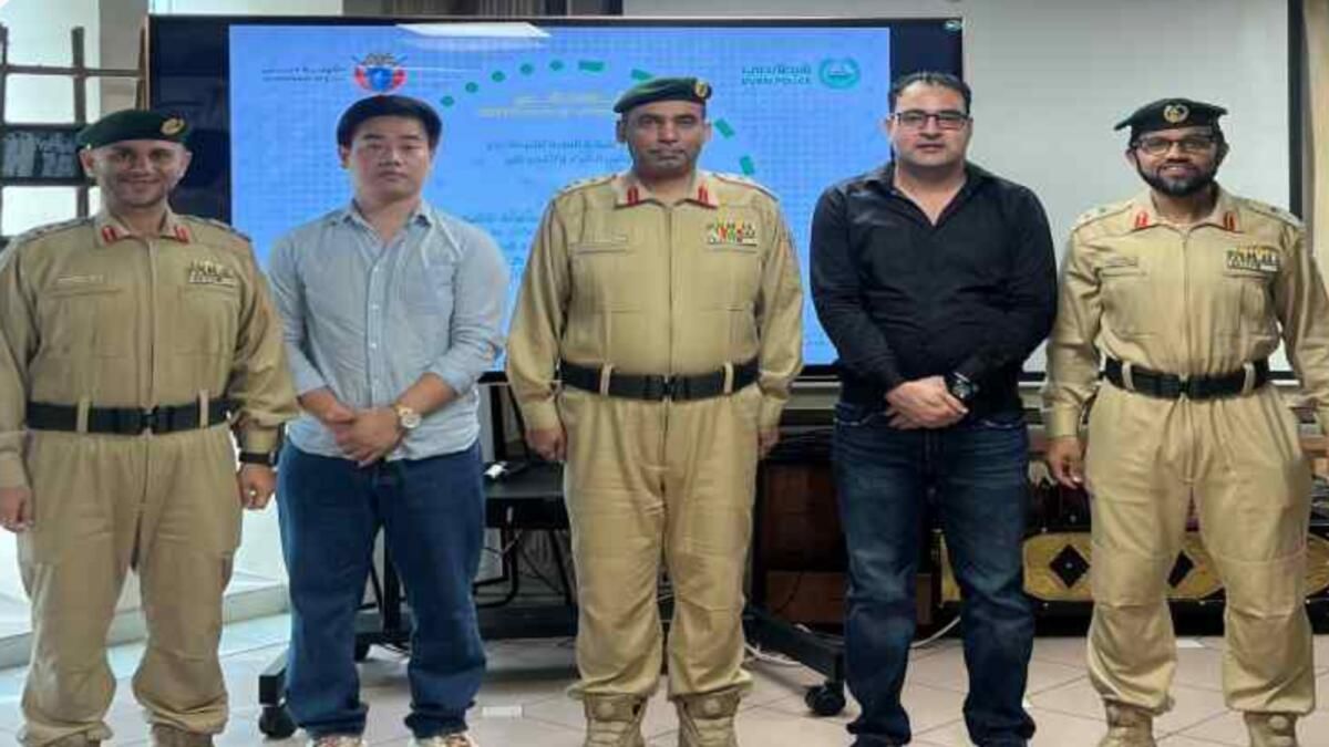Dubai Polisi, 2 Sakinlerini işbirliği ve Etik Davranıştan Dolayı Onurlandırdı