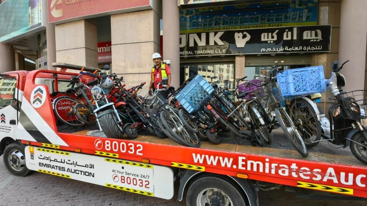 Dubai Polisi, Güvenlik İhlalleri Nedeniyle Yaklaşık 3.800 E-Scooter ve Bisiklete El Koydu