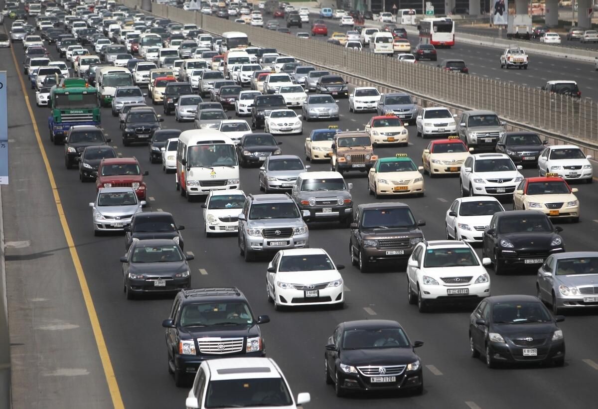 Dubai Trafik Uyarısı: Şeyh Zayed Yolunda Kaza; Otorite Sürücüleri Uyardı