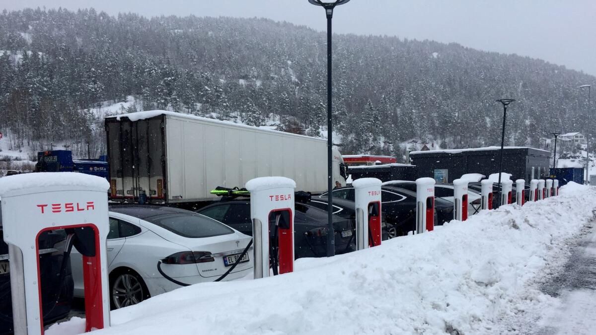 Norveç'te Elektrikli Arabalar Benzinli Arabaları Solladı: Yol Federasyonu