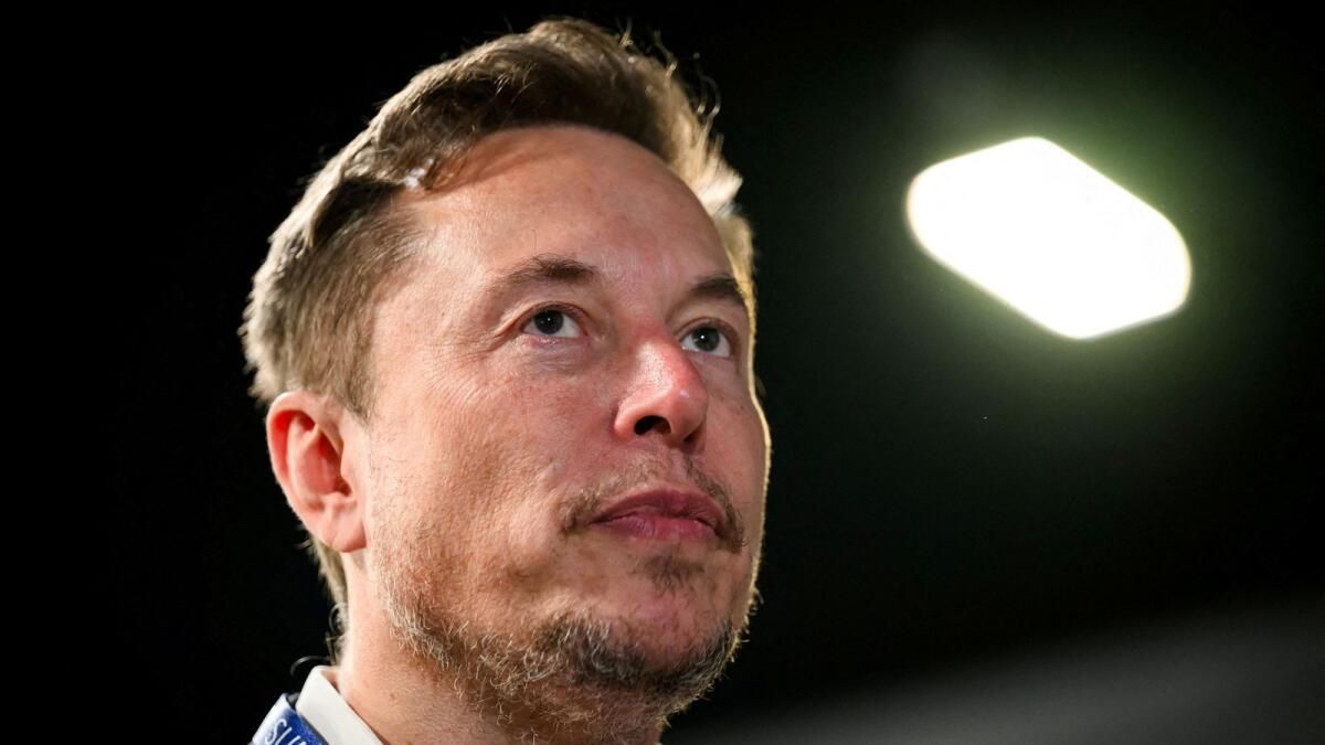 Elon Musk, Rapor Edilen Zirve Kalkışmasının Ardından İngiltere'ye Çıktı