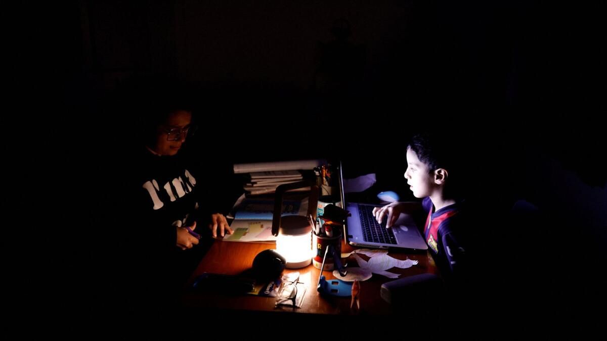Ekvador Bakanı, Ülkenin 12 Saatlik Elektrik Kesintileriyle Karşı Karşıya Olduğunu Söyledi