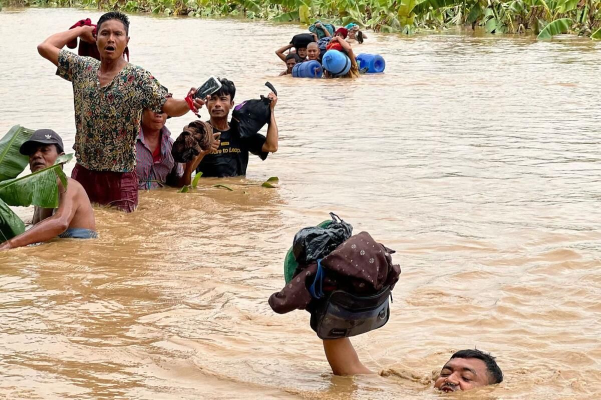 Tayfun Yagi: Myanmar'daki Sellerde 113 Kişi Öldü, 320.000 Kişi Yerinden Edildi