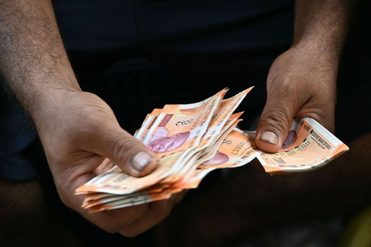 Hindistan Rupisi, Devlet Bankaları Tarafından Dolar Alımında Dirençle Karşı Karşıya