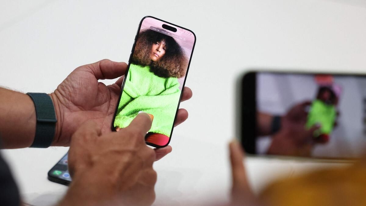 BAE'de İphone 16: Satıcılar Pro Max'i Satın Almak için 2.500 Dh Prim Ödüyor, Kendi Ülkelerinde Büyük Karlar Elde Ediyor