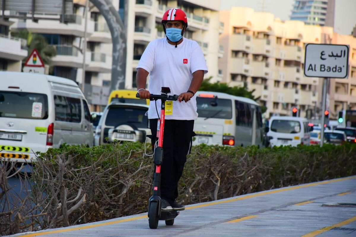 BAE: E-Scooterlar ve Arabalar Arasındaki Kaza Durumunda Zararları Kim Öder?