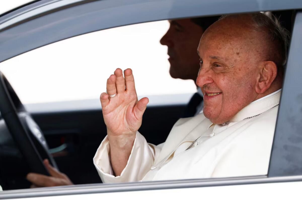 Papa Francis, İddialı Asya-Pasifik Turuna Başlamak için Endonezya'ya Geldi