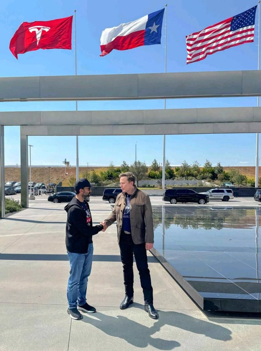Şeyh Tahnoon, Yapay Zeka işbirliği Fırsatlarını Keşfetmek için Elon Musk ve Jeff Bezos ile Buluşuyor