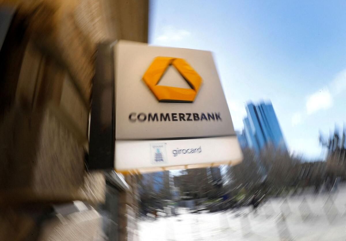 Commerzbank ve Unicredit Hisseleri, Almanya'nın %12 Hissesini Elinde Tutmayı Planladığı için Düştü