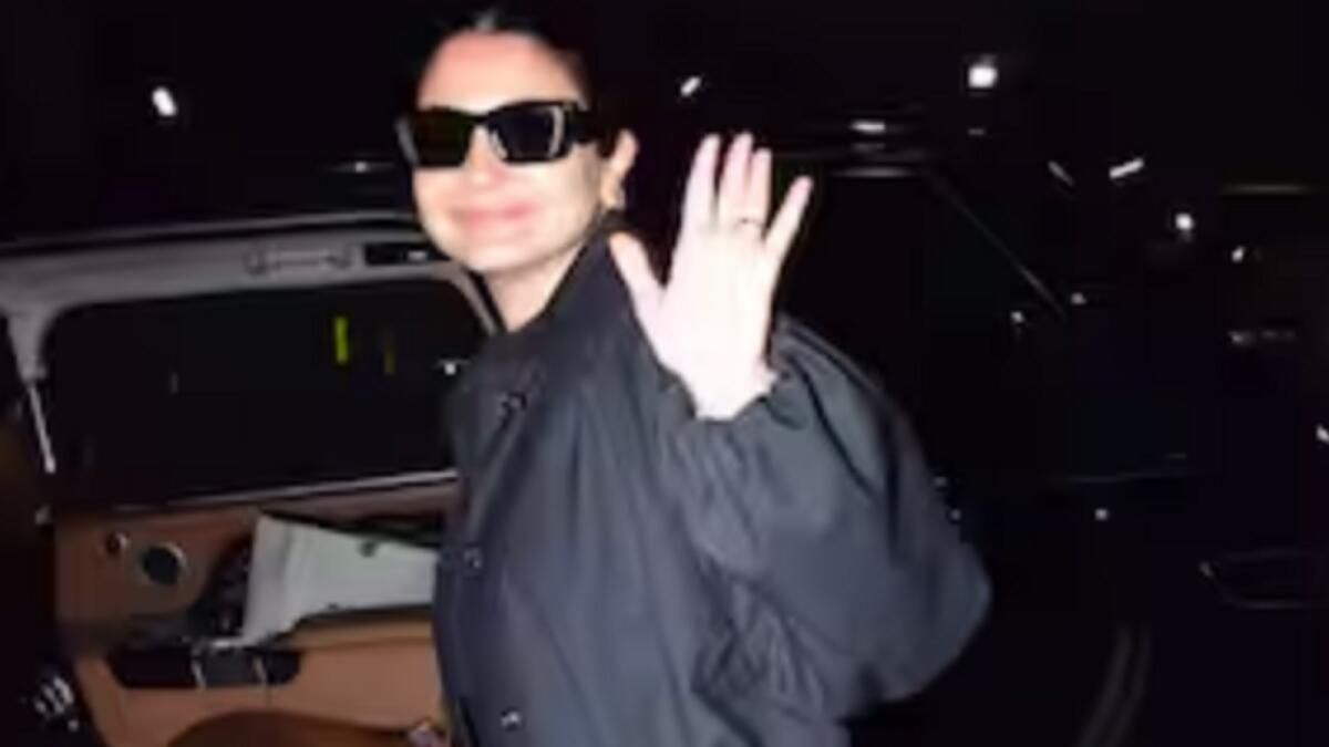 Anushka Sharma Mumbai'ye Dönüyor