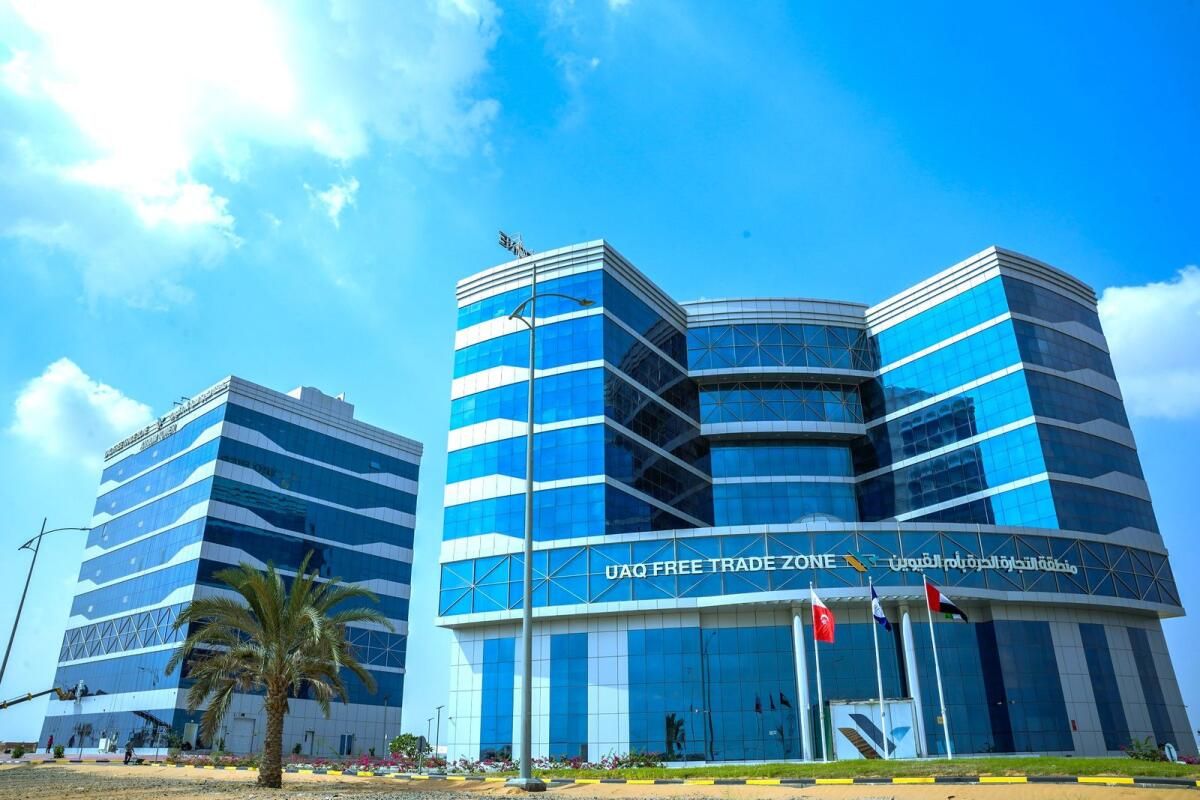 Uaq Serbest Bölge Grafikleri Güçlü Büyüme Planı