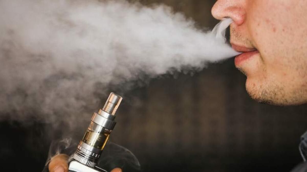 'Vape Punch', Patlamış Mısır Akciğerleri: BAE Doktorları Aşırı E-Sigara Kullanımının Ölümcül Olabileceği Konusunda Uyarıyor