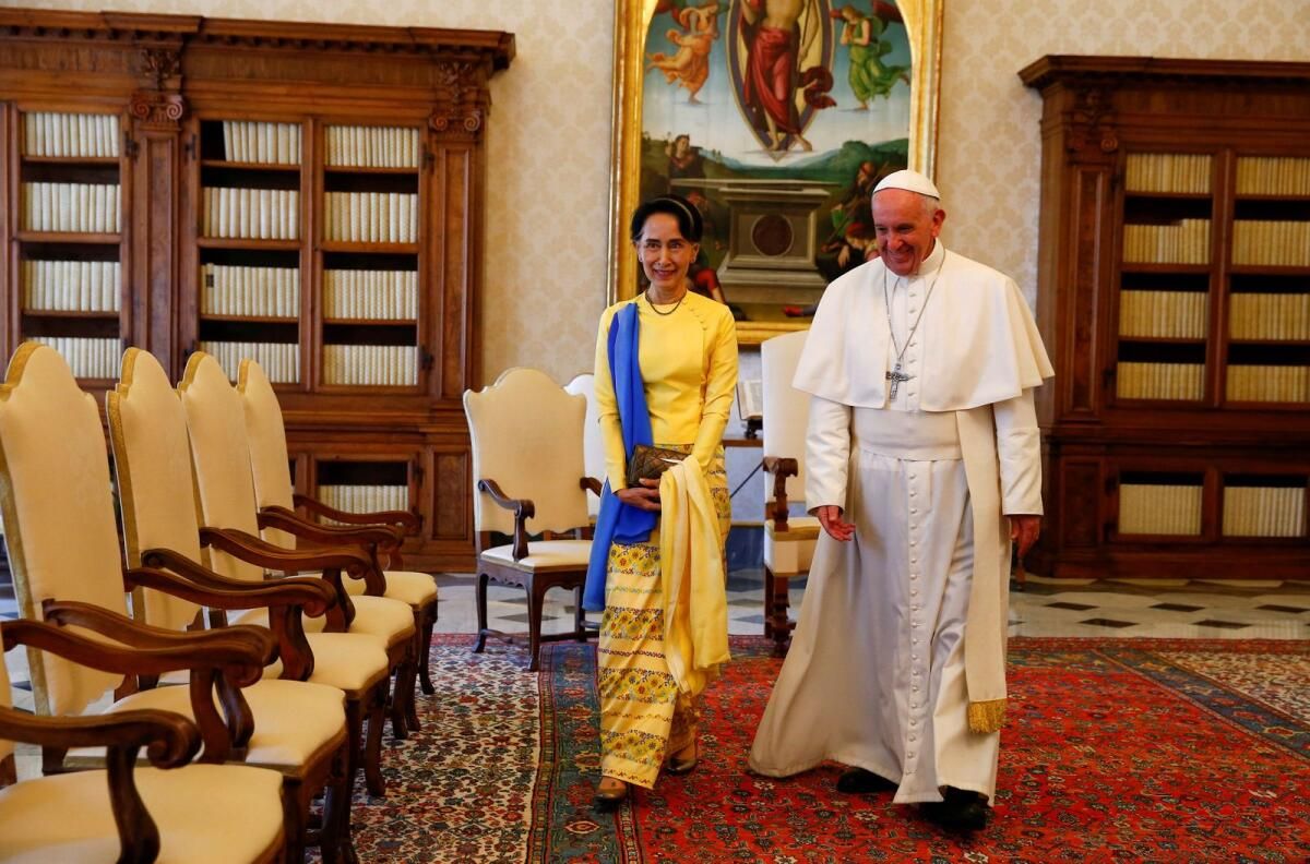 Raporda, Papa Francis'in Hapisteki Suu Kyi'ye Sığındığını Söyledi