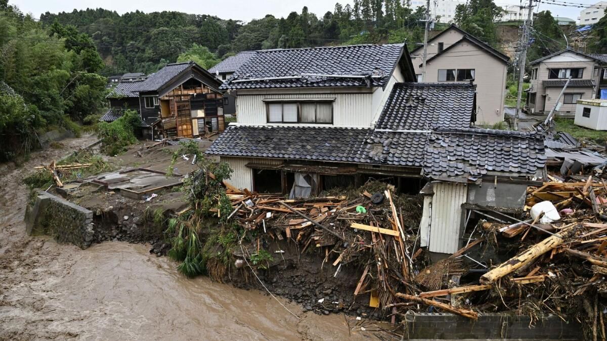 Büyük Depremden Aylar Sonra Seller ve Toprak Kaymaları Japonya'nın Merkezini Vurdu