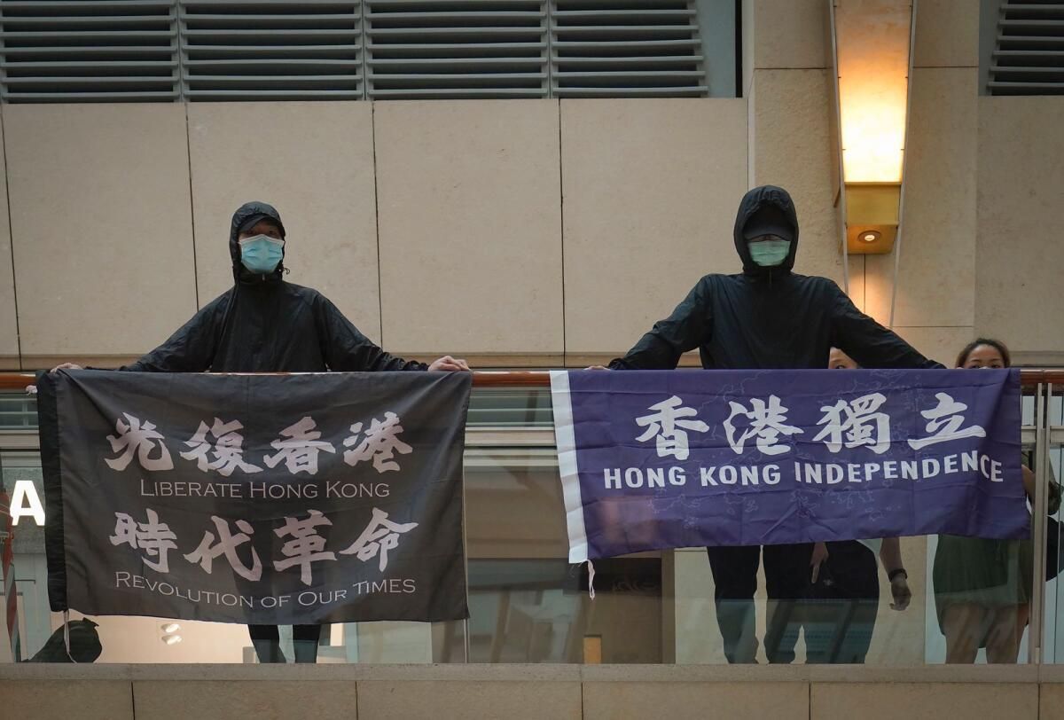 Hong Kong'lu Adam 'Kışkırtıcı' Tişört Giydiği İçin Hapis Cezasına Çarptırıldı