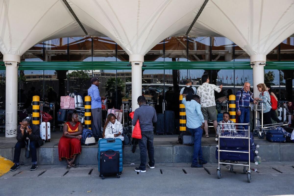 Kenya Havaalanı Personeline İşe Devam Etmesi için Grev