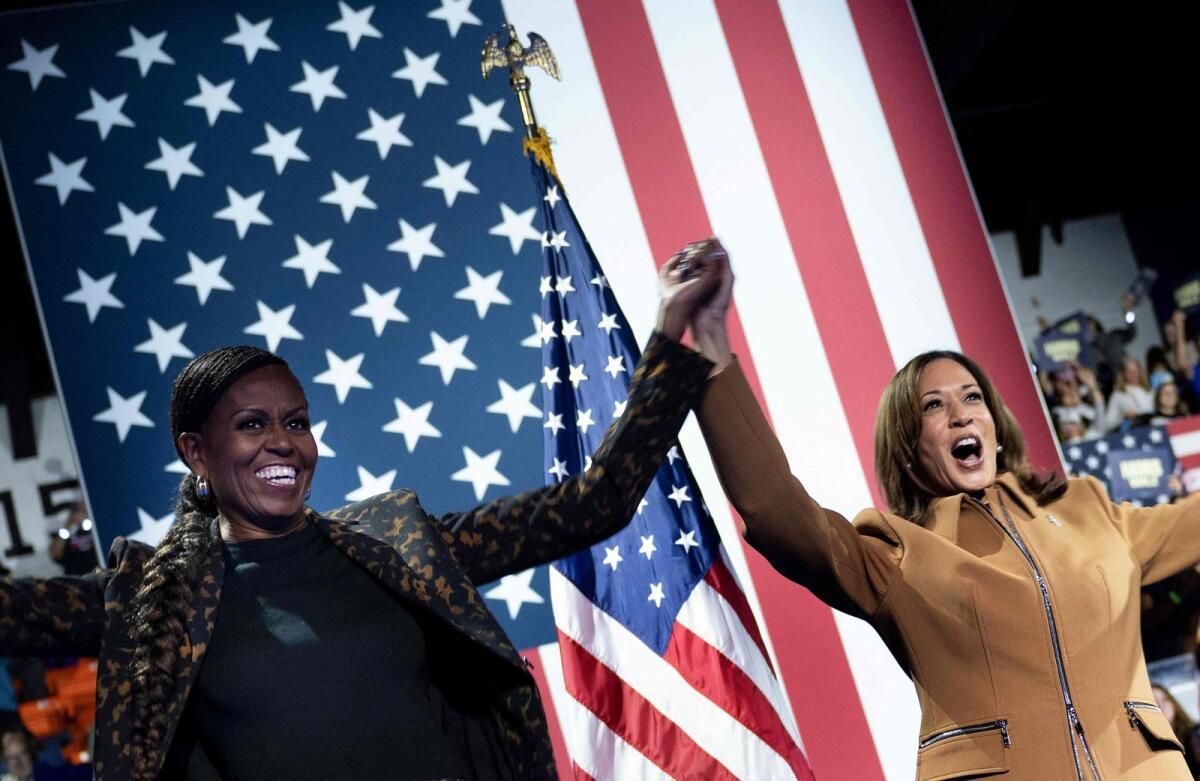 Michelle Obama, Trump'ın Müslümanlara Oy Verdiği Michigan'da Harris'i Destekliyor