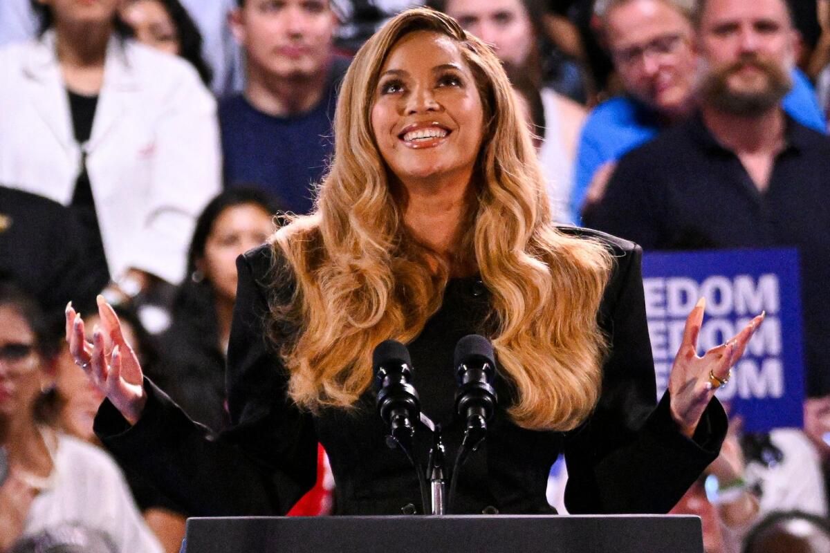 Beyonce, Teksas'taki Kürtaj Hakları Mitinginde Harris'i Güçlendirdi