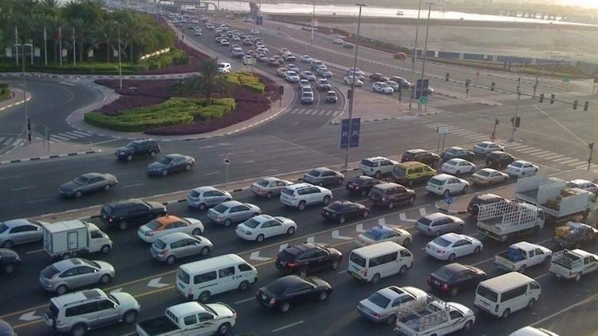 Abu Dabi: Önemli Cadde Kavşağına Eklenen Yeni Şeritler Trafik Akışını %40 Artıracak%
