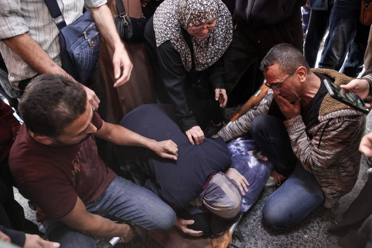 İsrail Saldırılarında 30 Filistinli Öldü; Hastane Vuruldu, Gazze Bakanlığı Diyor