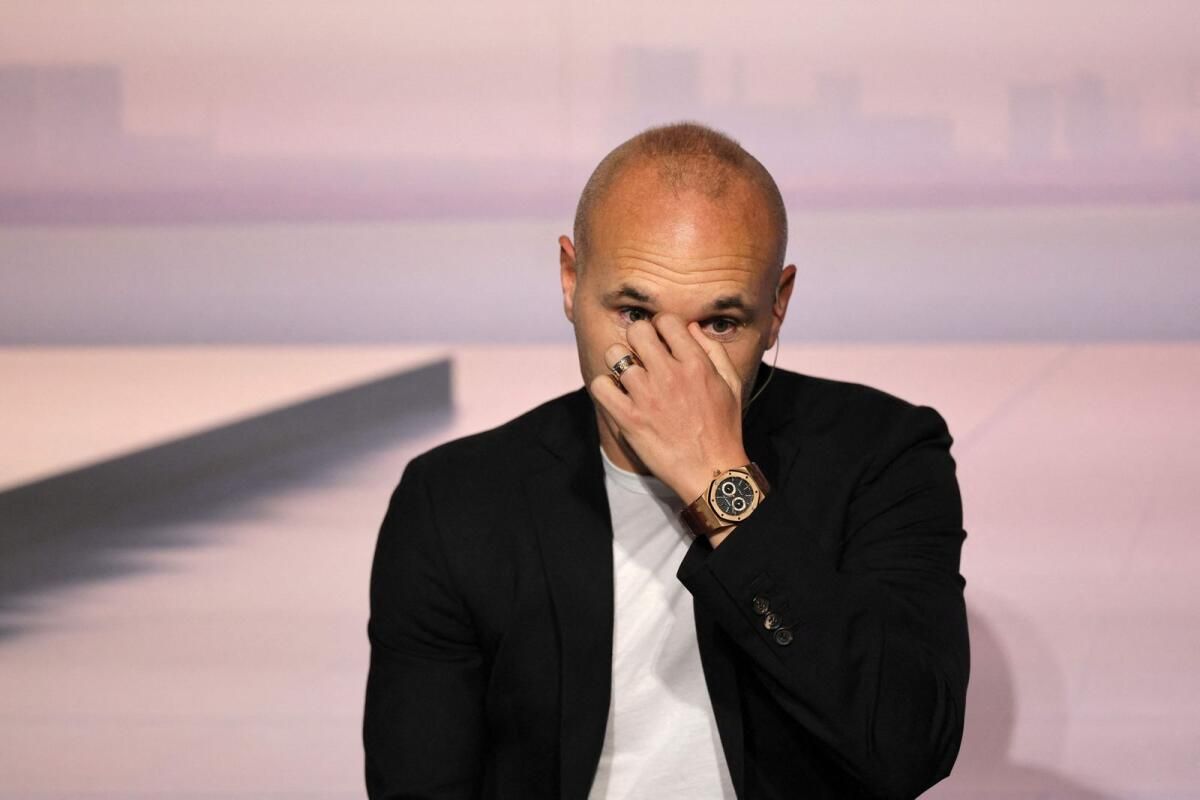 Eski İspanya ve Barcelona Orta Saha Oyuncusu Iniesta, 40 yaşında Emekli Olduğunu Açıkladı