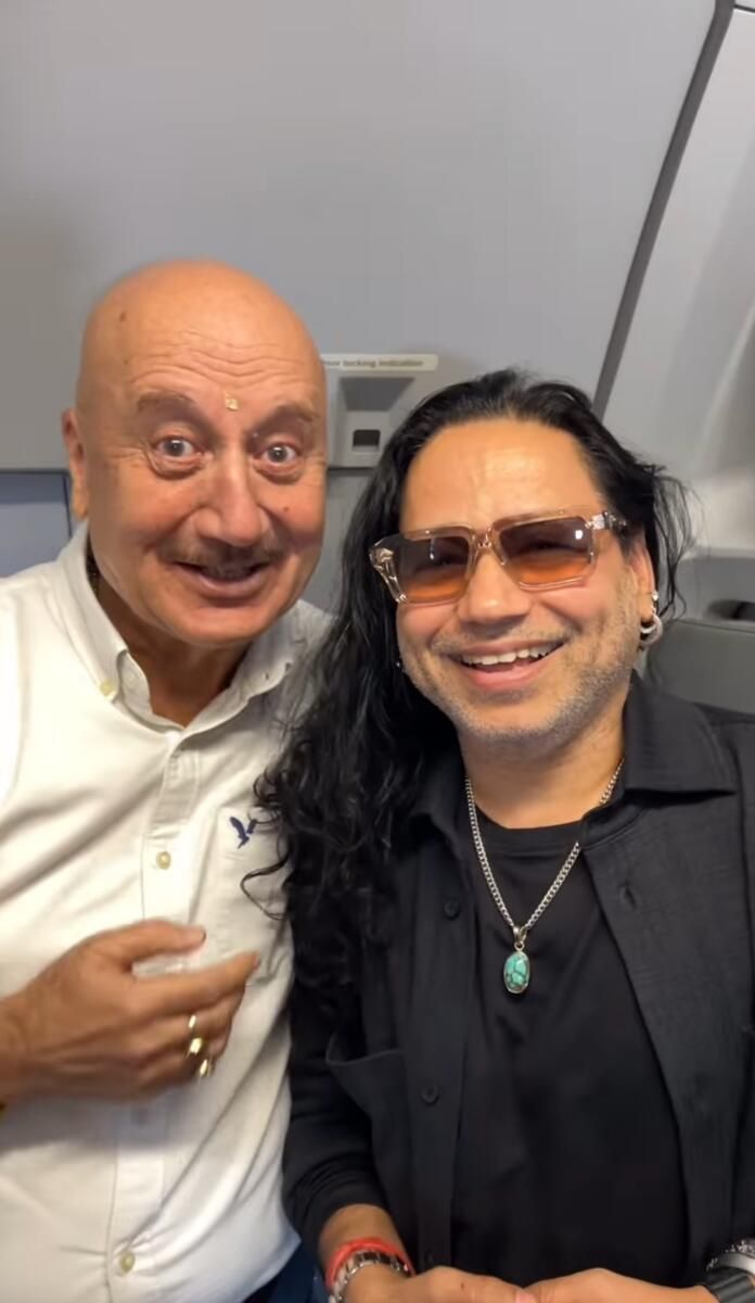 Anupam Kher, Kailash Kher ile Eğlenceli Videoyu Düşürdü