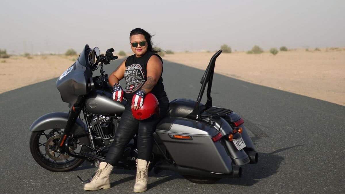 Dubai Merkezli Hintli Ev Hanımı 41 Yaşında Motorcu Oldu
