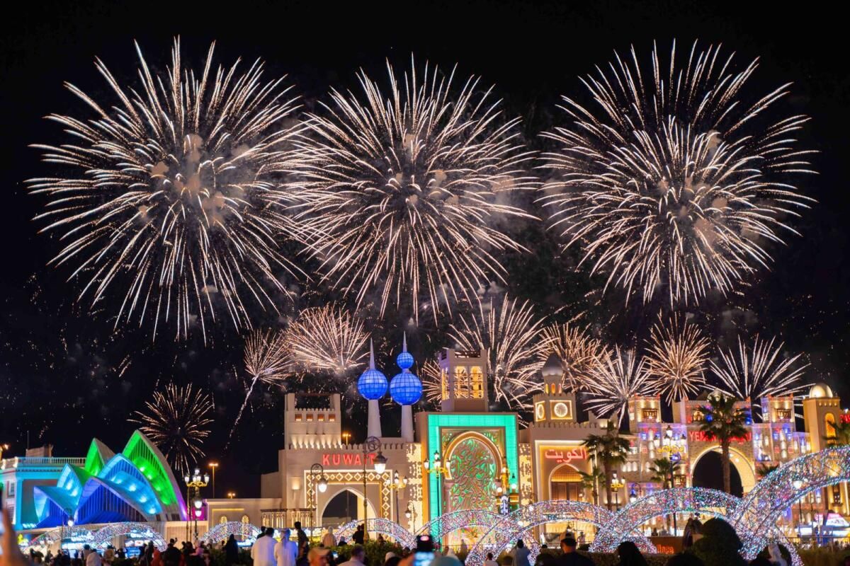 BAE: Ajman'dan Global Village'a Yeni Otobüs Seferleri 16 Ekim'de Başlayacak