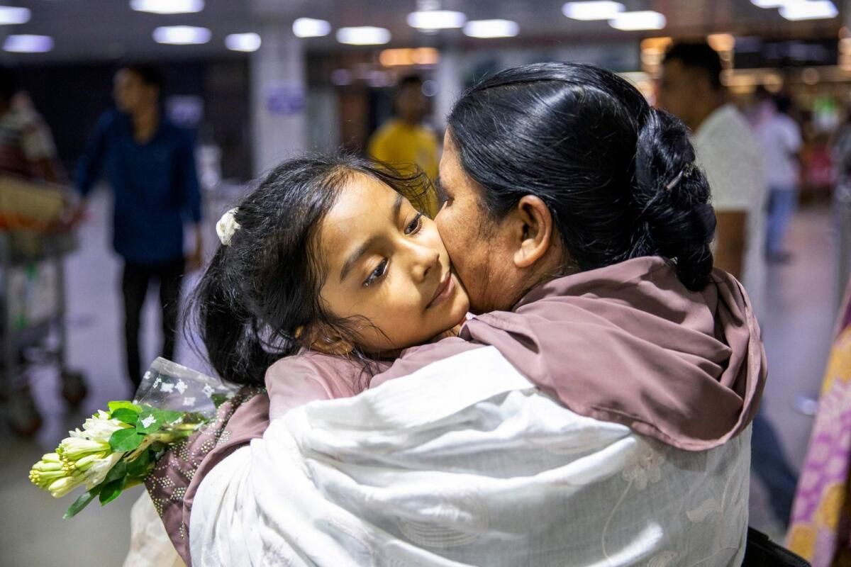Korkmuş Bangladeşliler Lübnan'daki İsrail Saldırılarından Kaçıyor